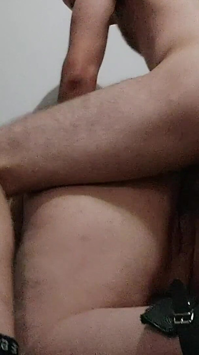 Λατρεύει το σκληρό γαμήσι καυλιάρα βυζαρού σκύλα παίρνει χύσια στο πρόσωπο και λατρεύει να τρώει χύσια | Κλιπ 2