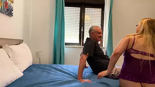 Thigh Gripping BTS