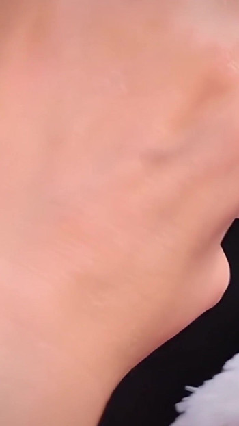 Zapanjujući trenutak iz filma "MILF Uses AcmeJoy Stroker William for 4 Cumshots All Into My Mouth"