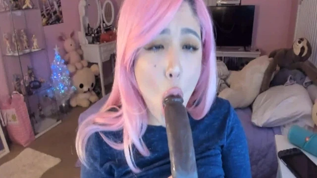 Sexy Hot Babe Finger Drilled Her Honeycomb