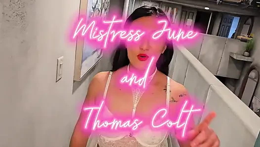 Minyon Asyalı kaslı boğanın kalın beyaz yarağının her yerine fışkırtıyor