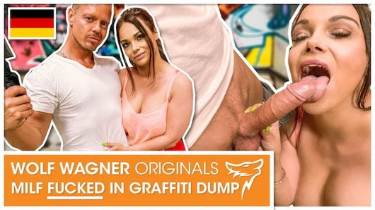 Dirty Priscilla: горячая милфа сосет большой хуй! Wolfwagner.Com