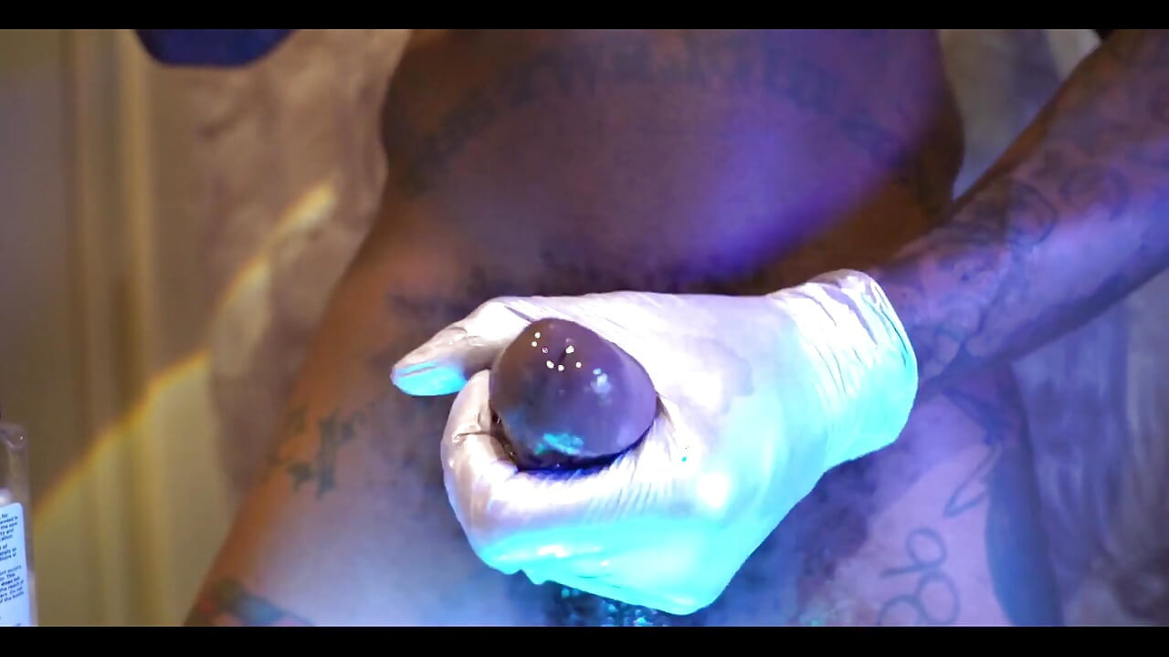 Bbc tôn thờ Hallelujah Johnson (baby too night)