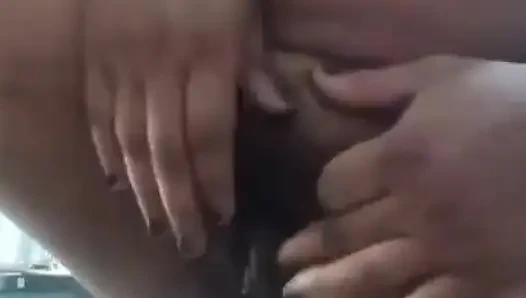 Büyük memeli Bengalli boudi