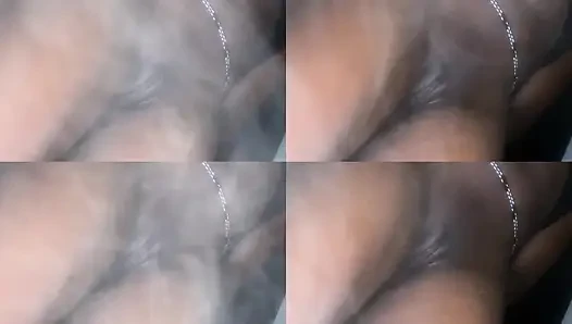 Ev yapımı amatör ince kalın Afrikalı zenci genç kız şişman ıslak amcıkla alay ediyor bakış açısı dansı