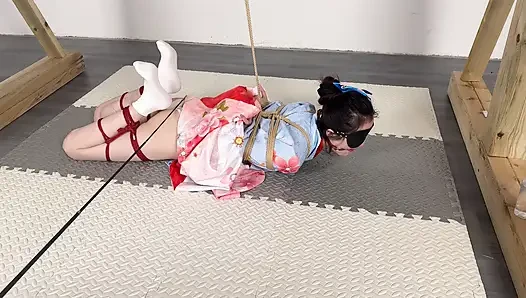 Versi klimaks dari memakai kimono di hari yang cerah
