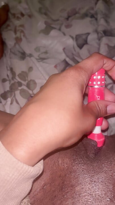 Watch me play with my fat black pussy