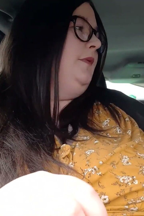 Ssbbw bbw indulges in kfc finger licking
