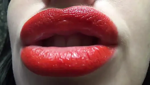 Cium aku sayang! Fetish lipstik merah dan bibir besar yang seksi