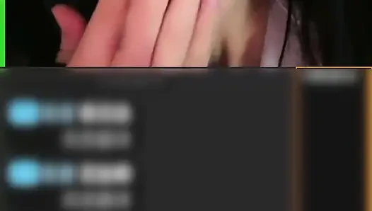 Der Video-Livestream der Lehrerin wurde mit einer Gruppe lüsterner Männer geteilt