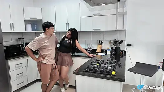 Busty Cleaner kepergok dan dientot