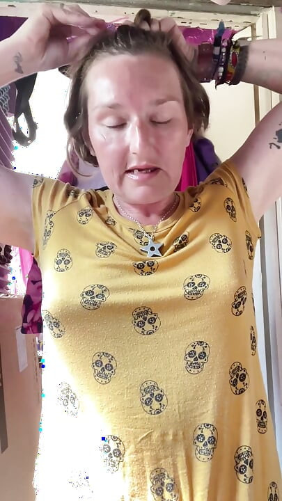 Slapping on the Sunscreen to Do Topless Gardening, but I Got Caught Out