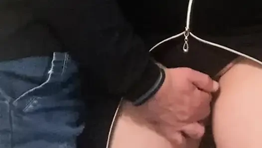 OMG! Трогаю сочную киску в метро - проникаю в сексуальные трусики