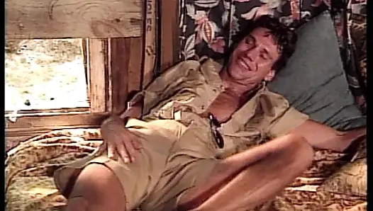 Tarzan Porno Efsanesi Vahşi Ormanda Sikişiyor