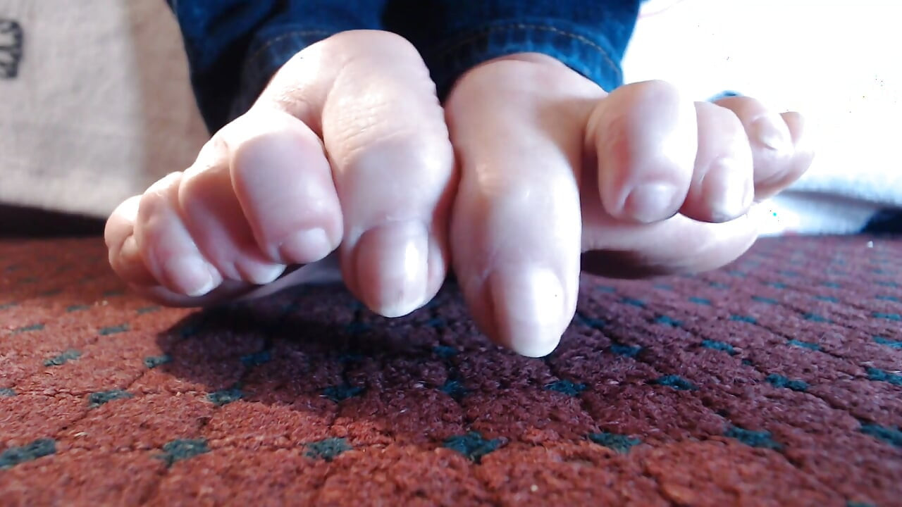 เล็บเท้ายาว