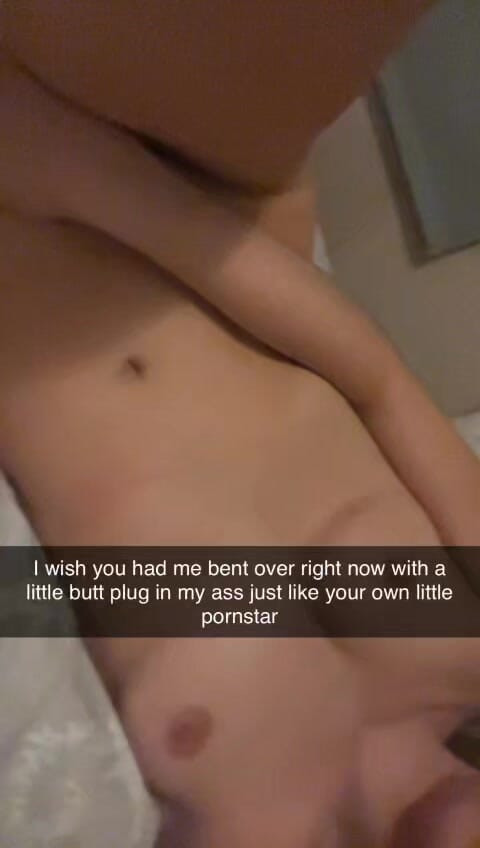 Sexy blonde rubbing her clit on Snapchat