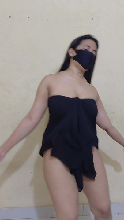 Studying my sexy dance at home | Clip 1