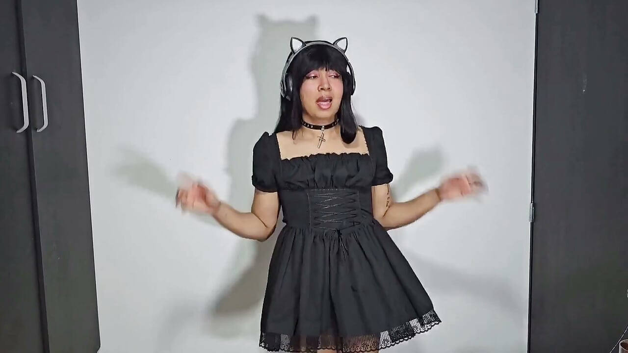Mijn gothic trans-vriendin komt klaar op mijn gezicht