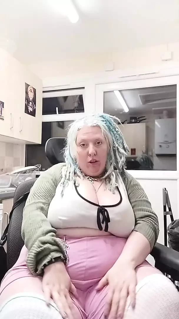 KinkyCurvyQueen video