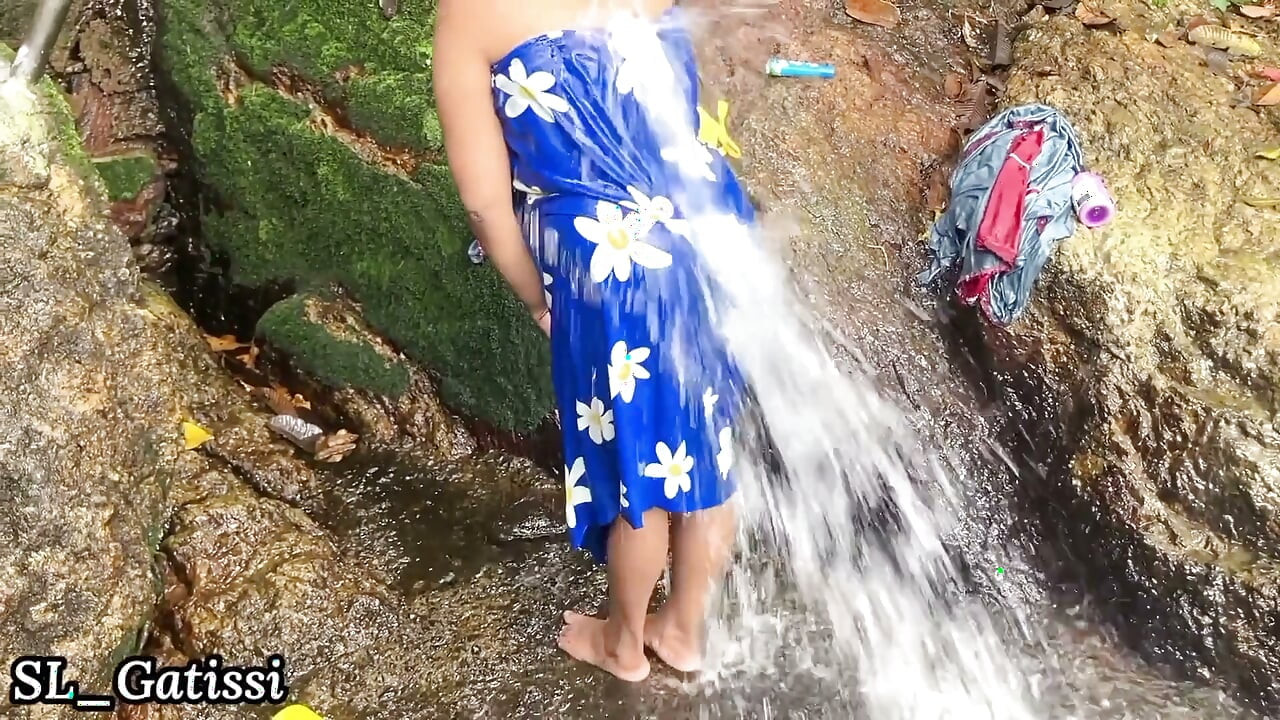 Sri Lankan Natural Girl Bathing