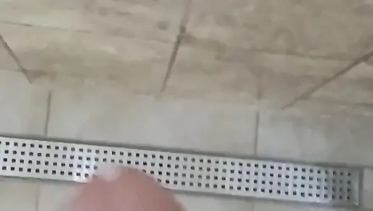 Evde püskürtüyor