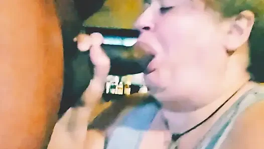 Üvey anne her zaman bir şey aramak için bodruma boşalıyor