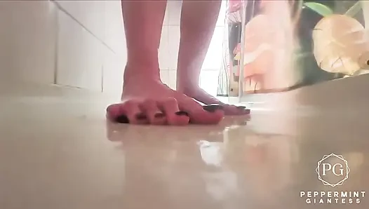67 Riesin dusche pOV Größe 16 Fuß & mund spielen ende