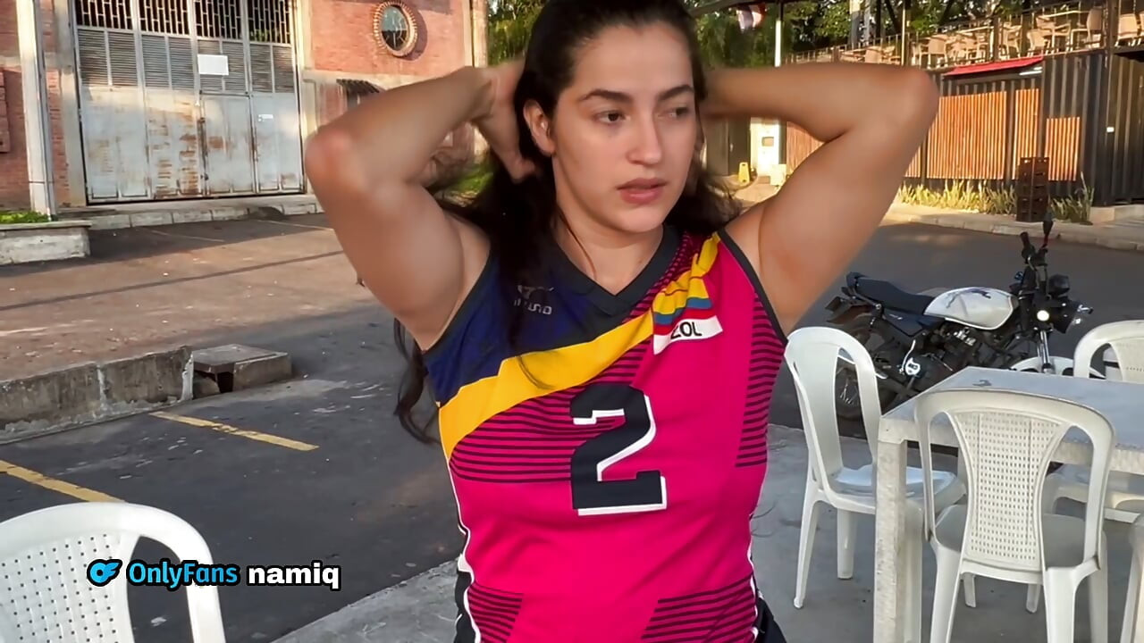I met a professional volleyball player and fucked her in a public bathroom!