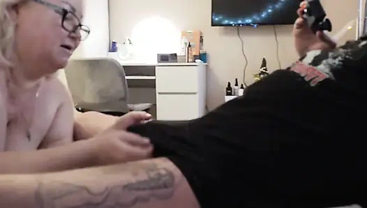 Глубокий минет от свекрови до спермы