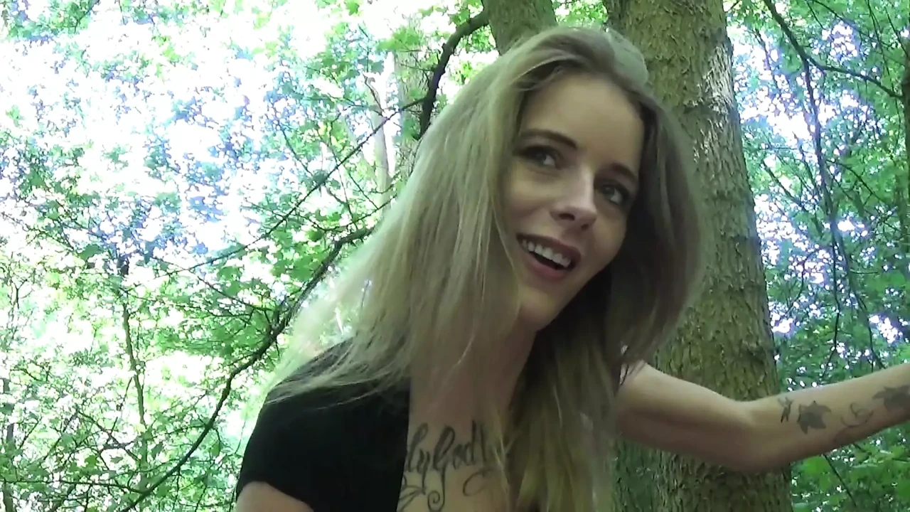 Sex outdoor for Melody Pleasure and Cheffie Shot