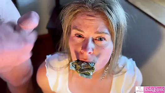 Dollar-noten in Jade Kink feuchte muschi und gesichtsbesamung stopfen