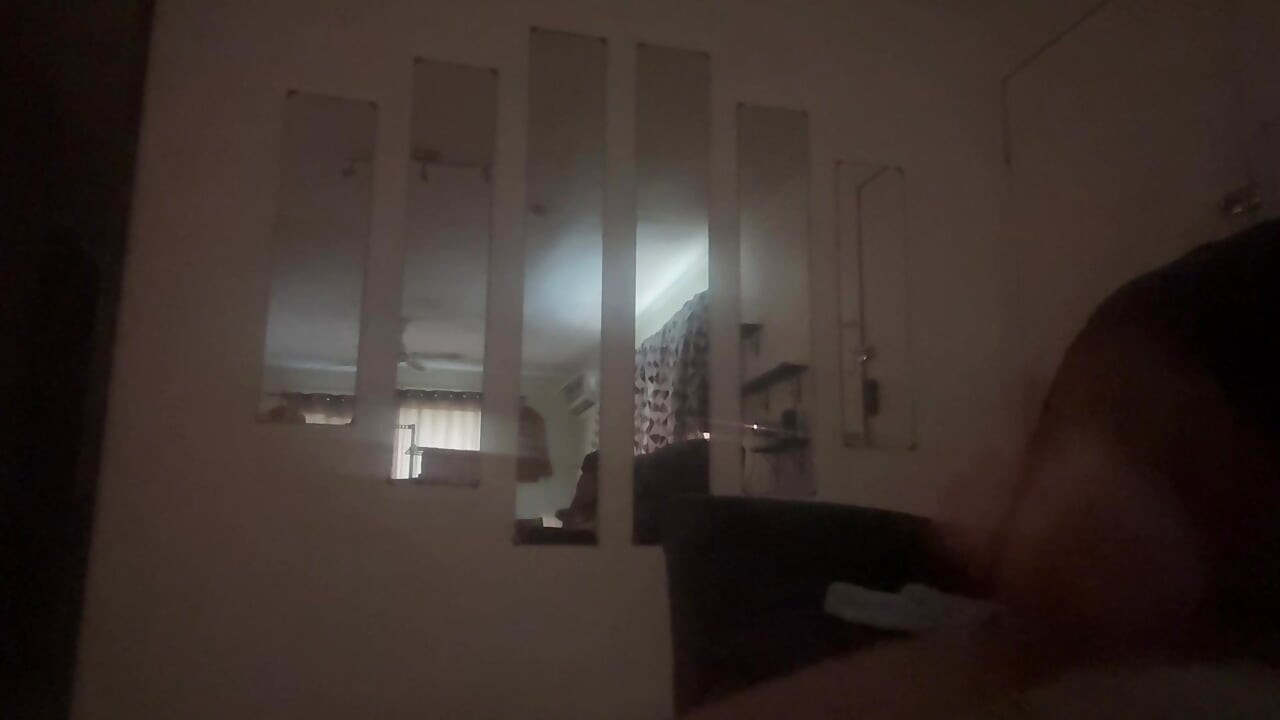 素人でタイトなセックスドールとセックスする