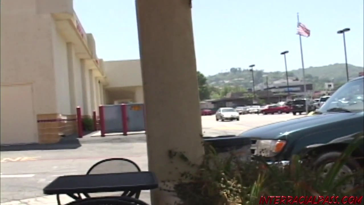 ティーンのサーシャ・グレイの初異人種間セックス