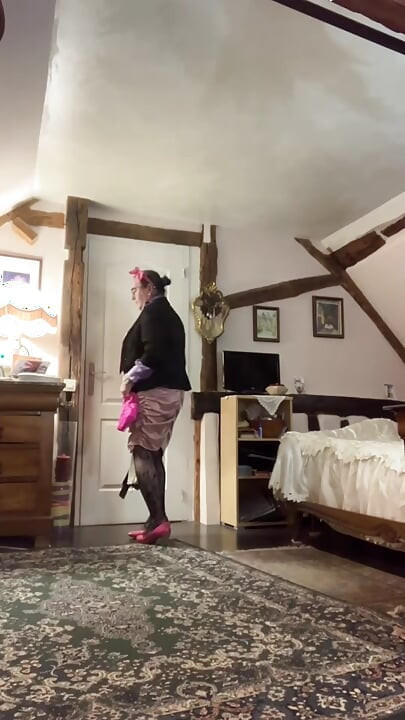 Outfit with a pink skirt and purple blouse
