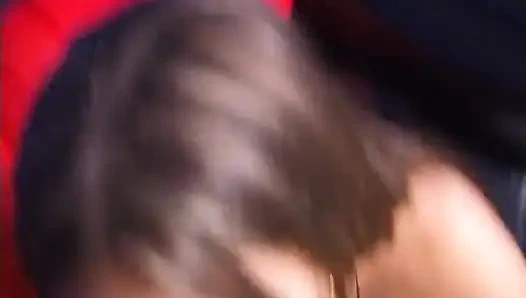 Süße schlampe lutscht schwanz in pov