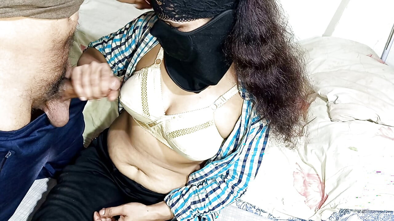 Nur sara bhabhis dicker arsch kontrolliert meinen großen schwanz