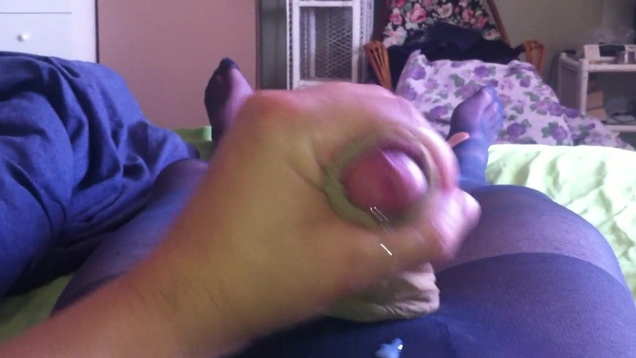 Cum in pantyhose