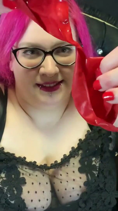 German BBW Abby Strange Pops Balloons, Looner Fetish | Clip 1