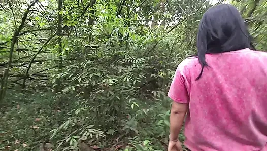 Bölüm bir: Doğayla bağlantı kurmayı, yürümeye gitmeyi ve sikişmeyi seviyorum.. EMMEYI VE ÇOK SÜT ELDE ETMEYI SEVIYORUM