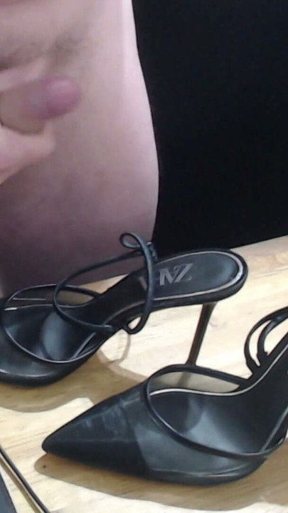 Cumshot On Sexy pointed Toe Zara Sandals | Clip 1