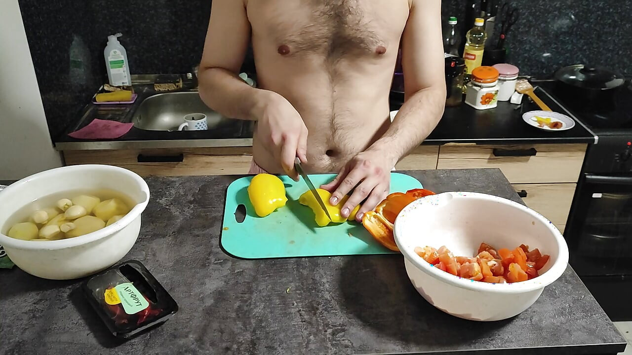 Erotic preparation of shurpa, I almost cum myself 2 times
