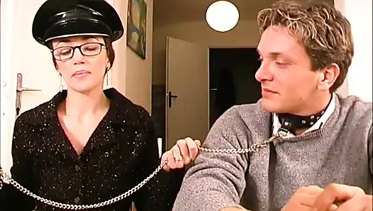 Sarışın hatun amcığındaki büyük yarağı seviyor