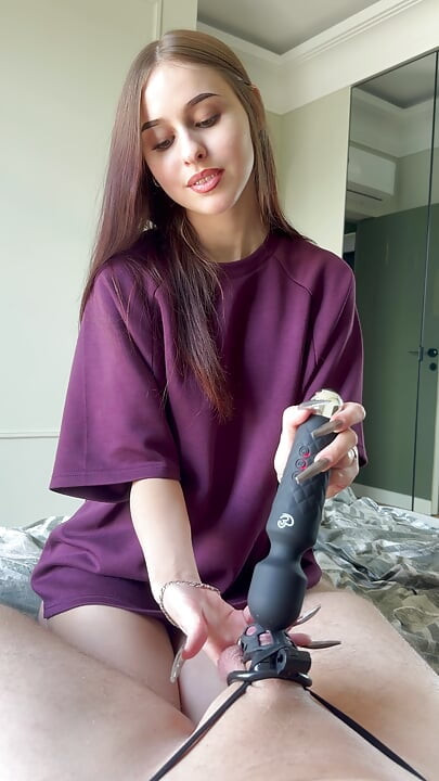 Ria Reigns te mantendo no limite, prolongando cada momento enquanto eu mantenho o controle
