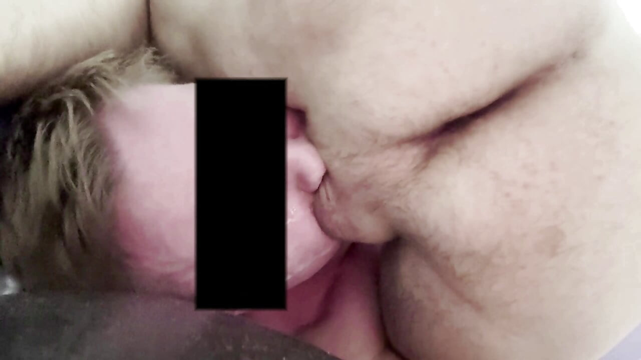 A Jealous Wife Posted a Homemade Video of Her Husband Fucking a Student Online. Eating Cum.