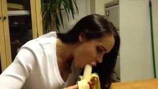 Sex oralny gorący banan