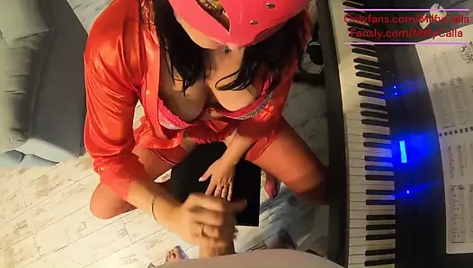 Piyano dersi baştan çıkarma kırmızı iç çamaşırı, derin zevk ve dağınık ağız bitirmek