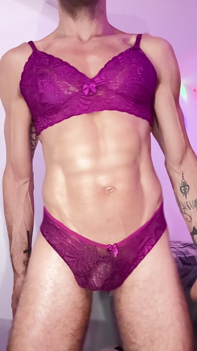 VAN STRAIGHTE KEREL TOT GEILE SISSY - SEXY, GEIL, HEET