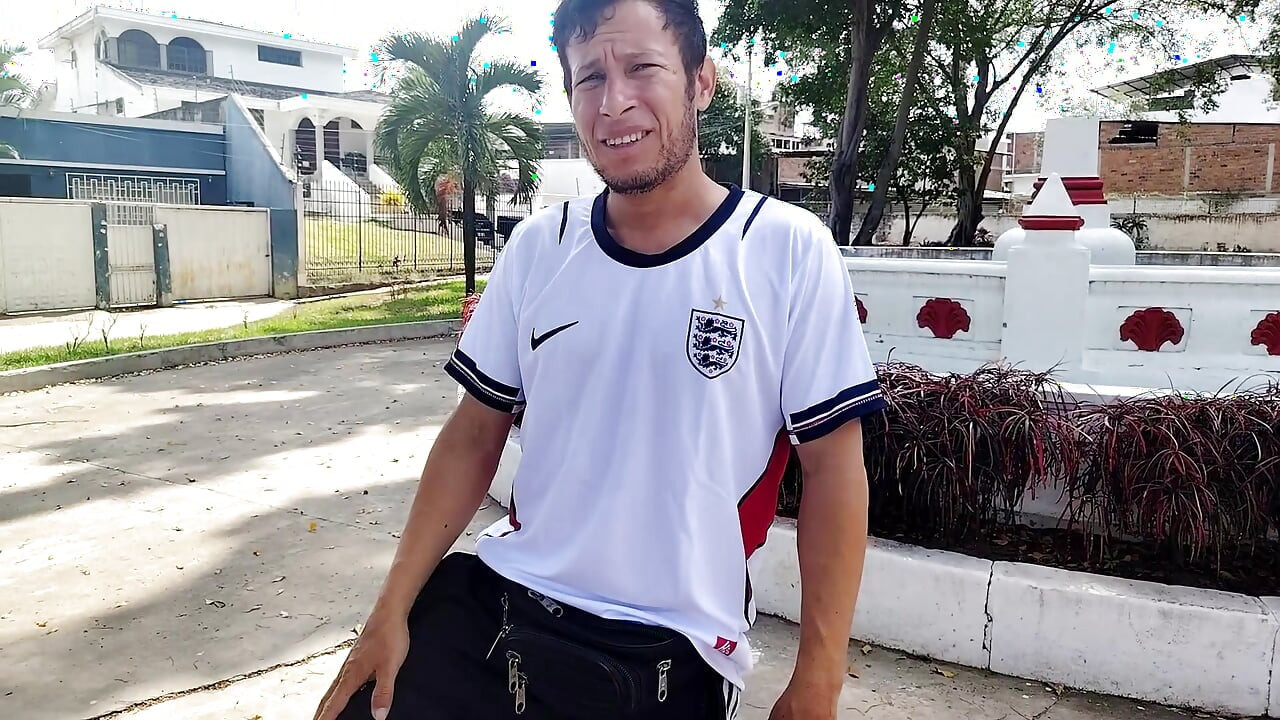 Uma mulher argentina bate em um homem europeu. No final, eles fazem sexo para satisfazer seus desejos para a Copa do Mundo de 2026.
