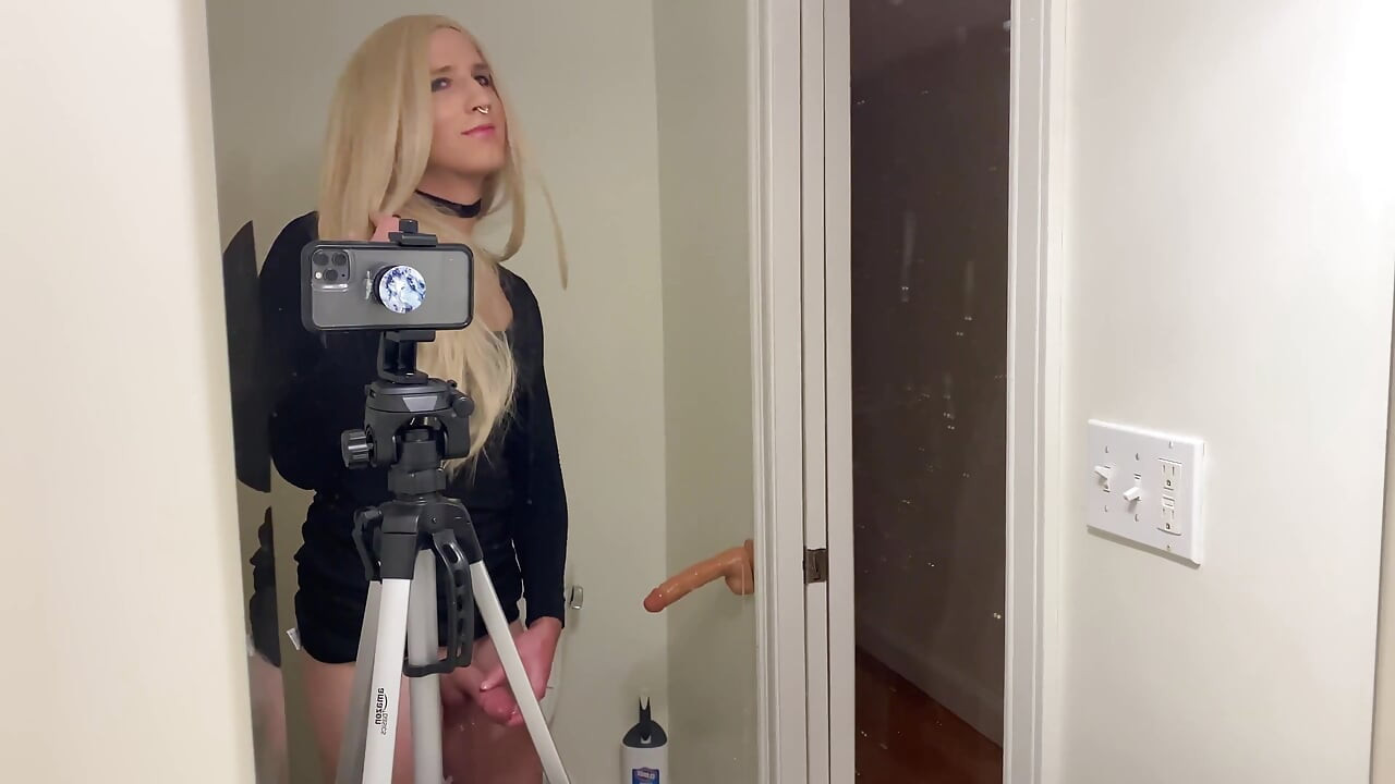 Hot Crossdresser Gets Fucked by Ejaculation Dildo
