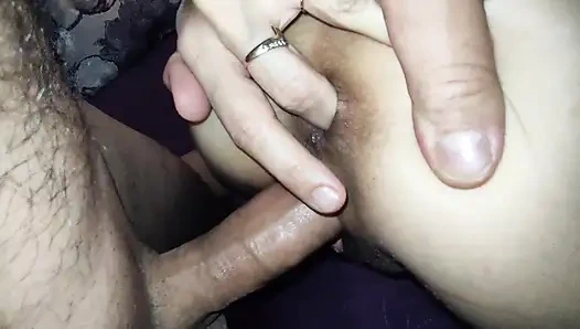 Анальный день со зрелой худенькой милфой-моделью